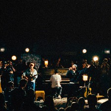Benjamin William Hastings & Aodhán King, 'just waiting to see what God does (Live)'