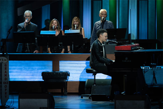 Tauren Wells Makes His Debut at the Historic Grand Ole Opry to a Sold-Out House