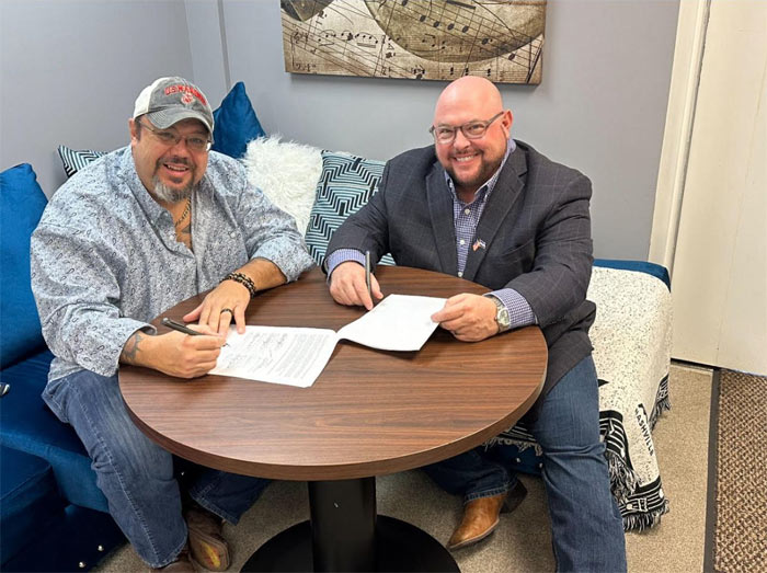 Recording Artist Mike Ponder Signs with CDX Records