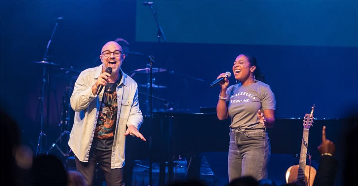Jeff Deyo & Lisa Nicole Revisit Iconic Duet 'I Could Sing of Your Love Forever' for 25th Anniversary