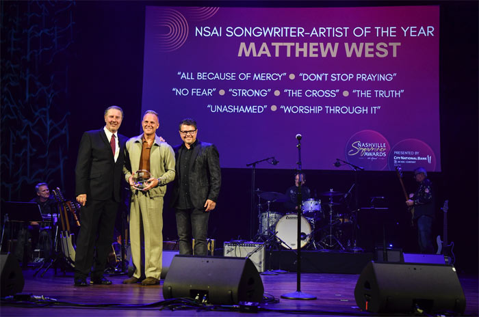 Matthew West Named NSAI Songwriter-Artist of the Year for Second Time
