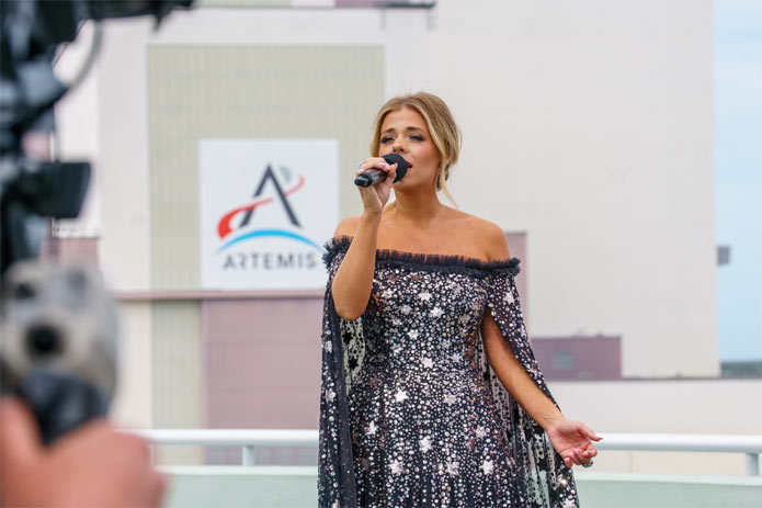 Anne Wilson Performs National Anthem for NASA's Artemis II Mission Launch